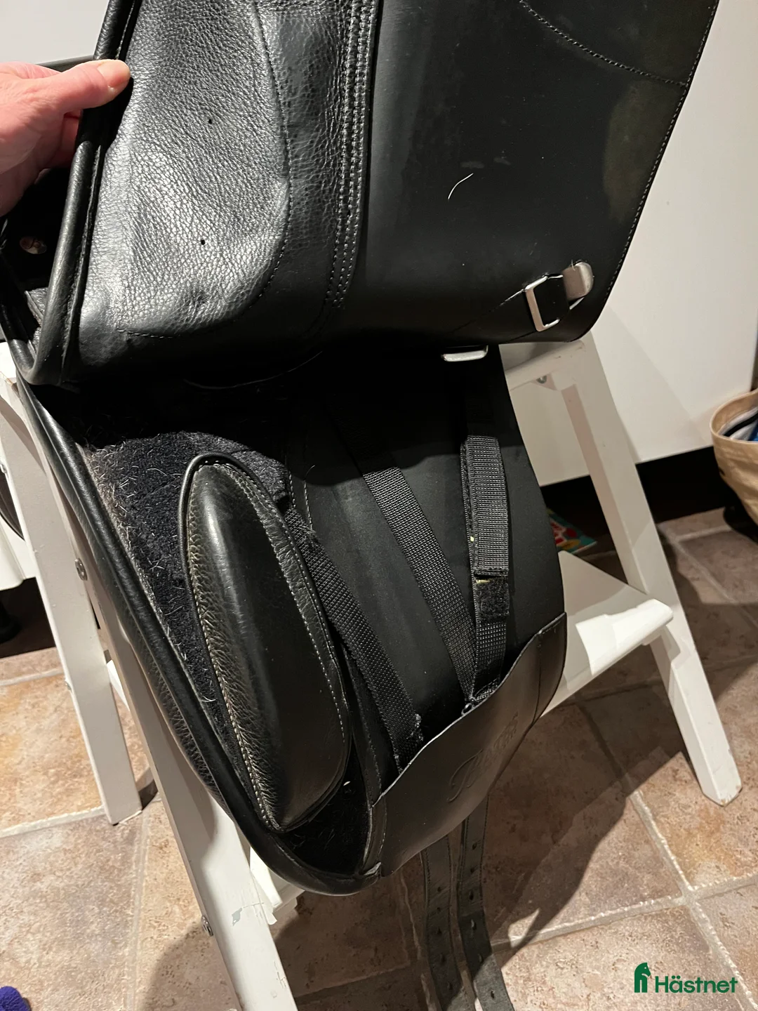 Sadlar hästutrustning till salu: Bates dressyrsadel med plusläder - Annons 3