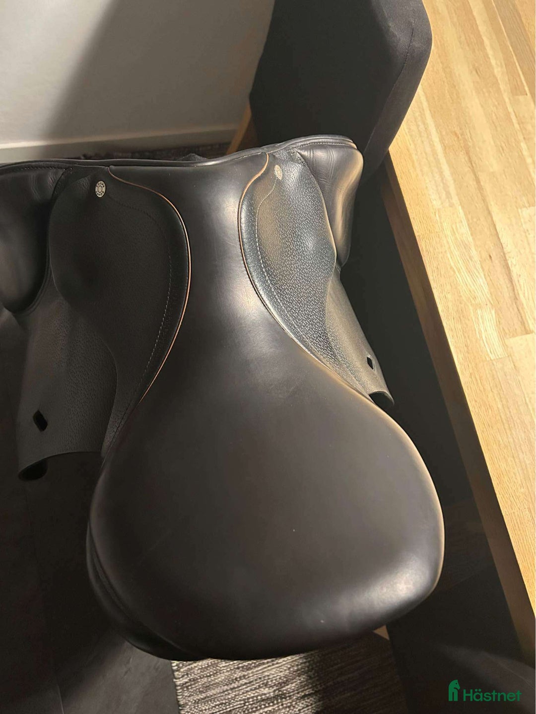 Sadlar hästutrustning till salu: Equipe expression hoppsadel i Helsingborg - Annons 4