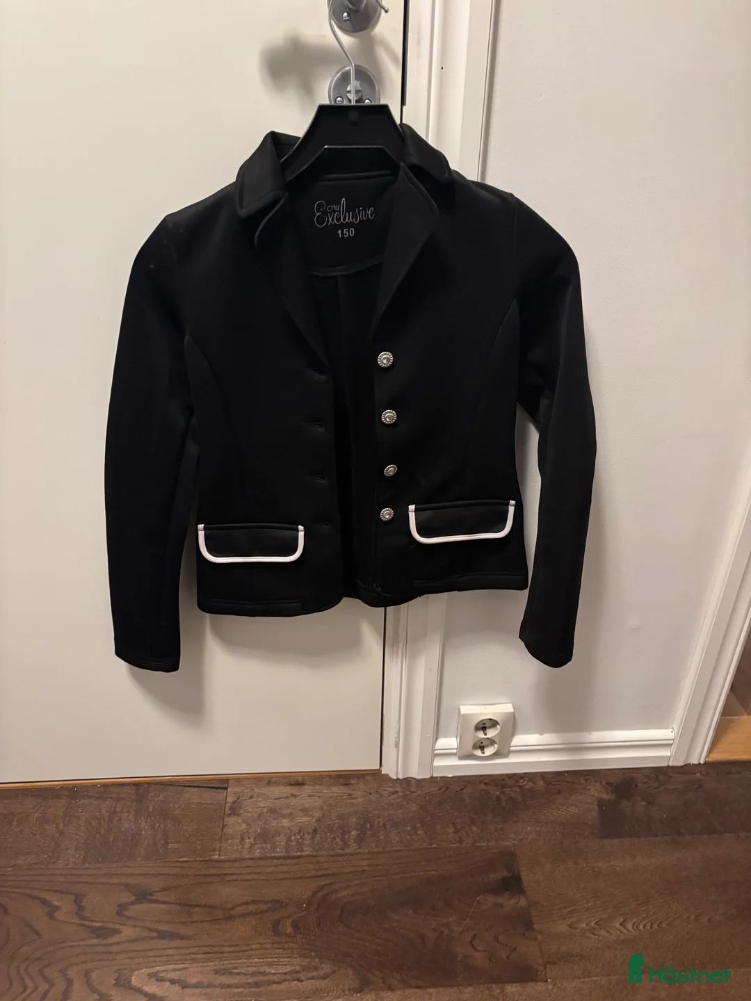 Jackor & Kavajer ryttarutrustning till salu: CRW Ridkavaj strl. 150 i Torhamn - Annons 1