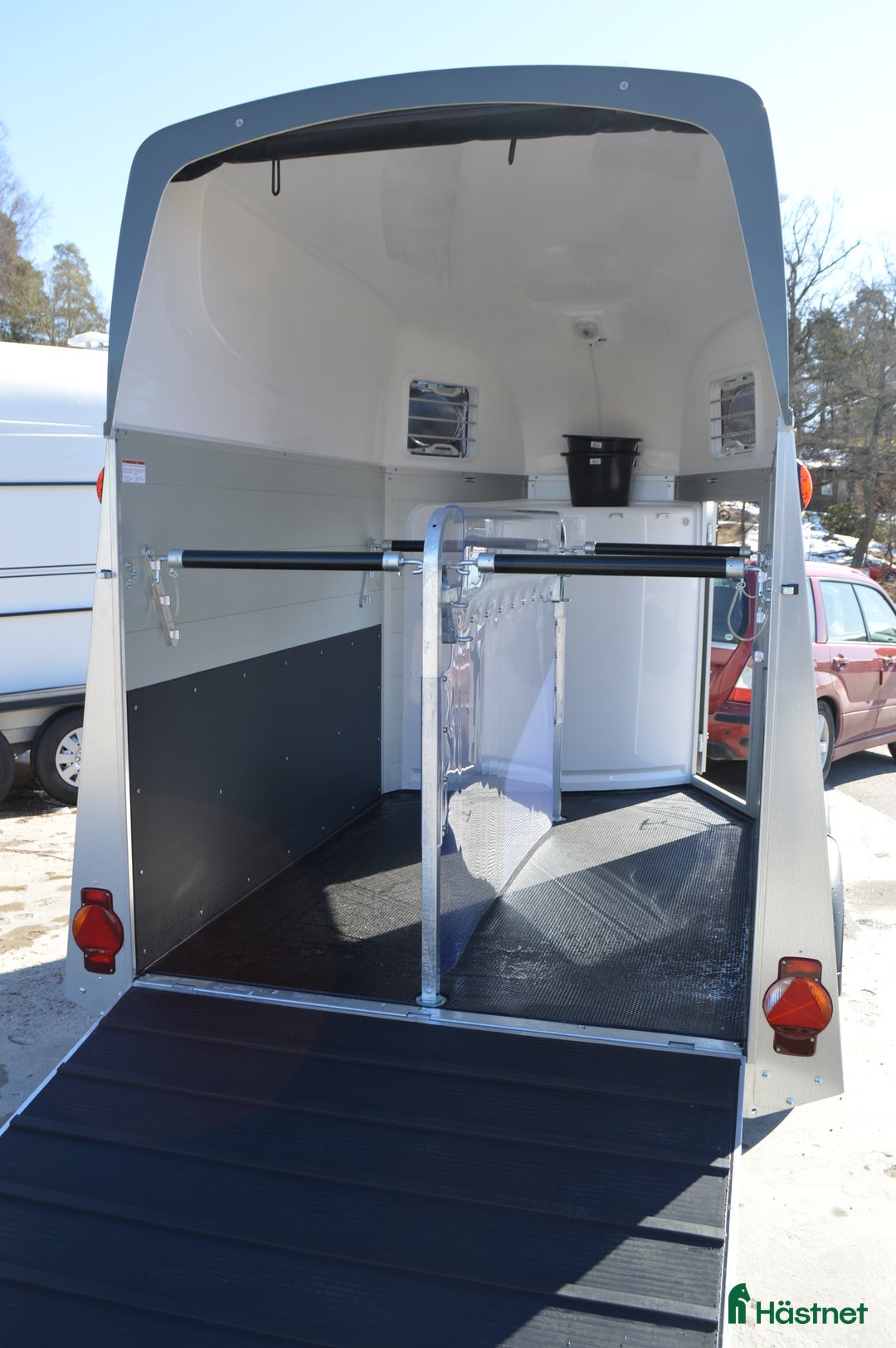 Hästtransporter  fordon & transport till salu: Humbaur Equitos Alu sadelkammare i Kvicksund - Annons 2