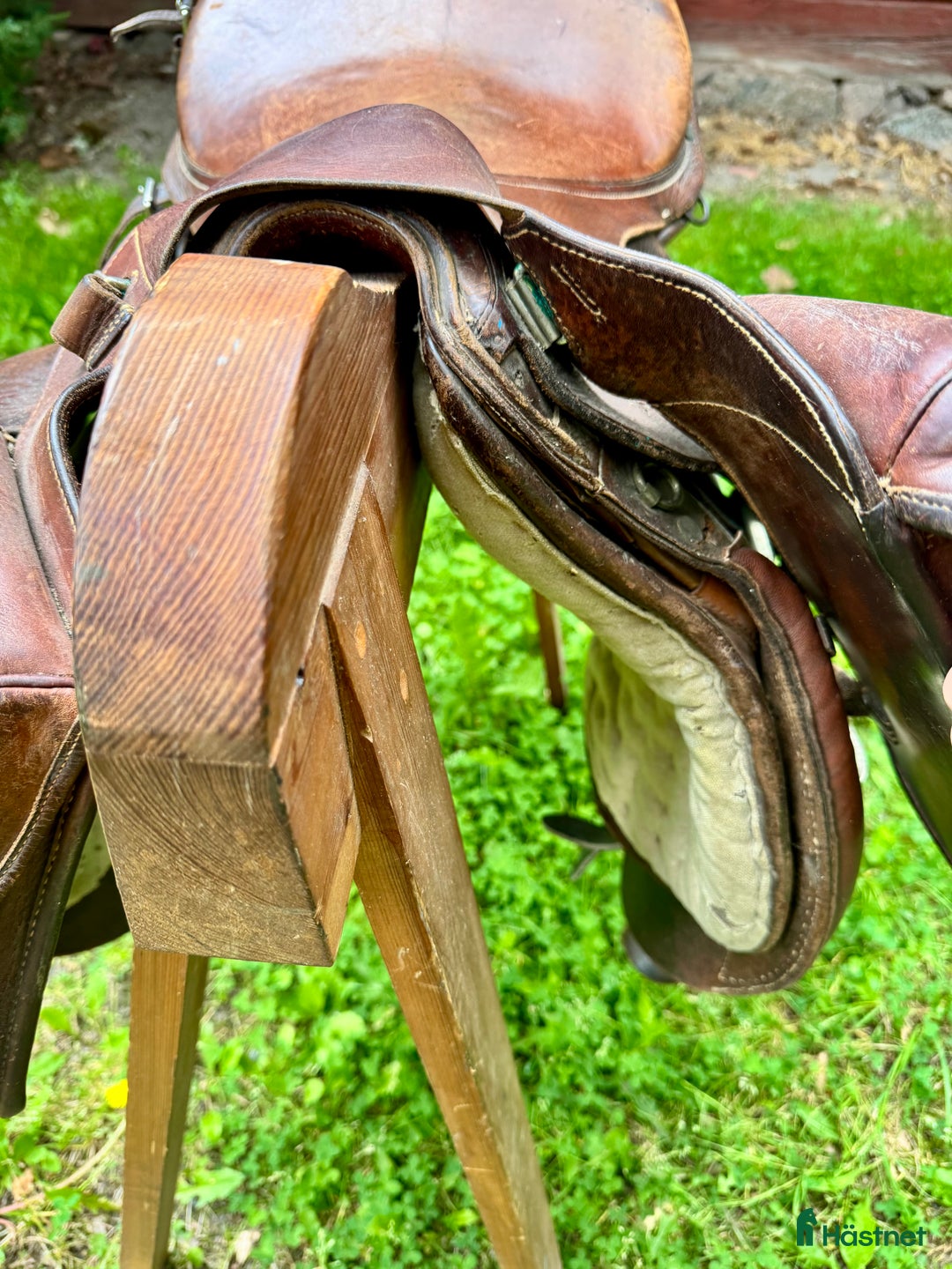 Sadlar hästutrustning till salu: Svensk officer sadel modell 99 i Stockholm - Annons 4