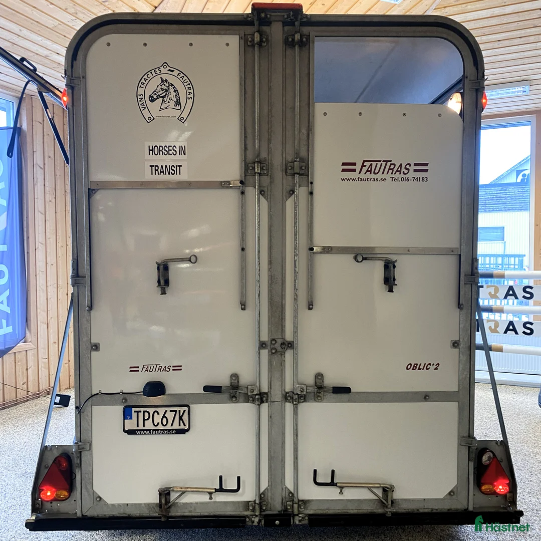 Hästtransporter  fordon & transport till salu: Fin Fautras Oblic+2 2021 m ramp o öppningsbar sida - Annons 4