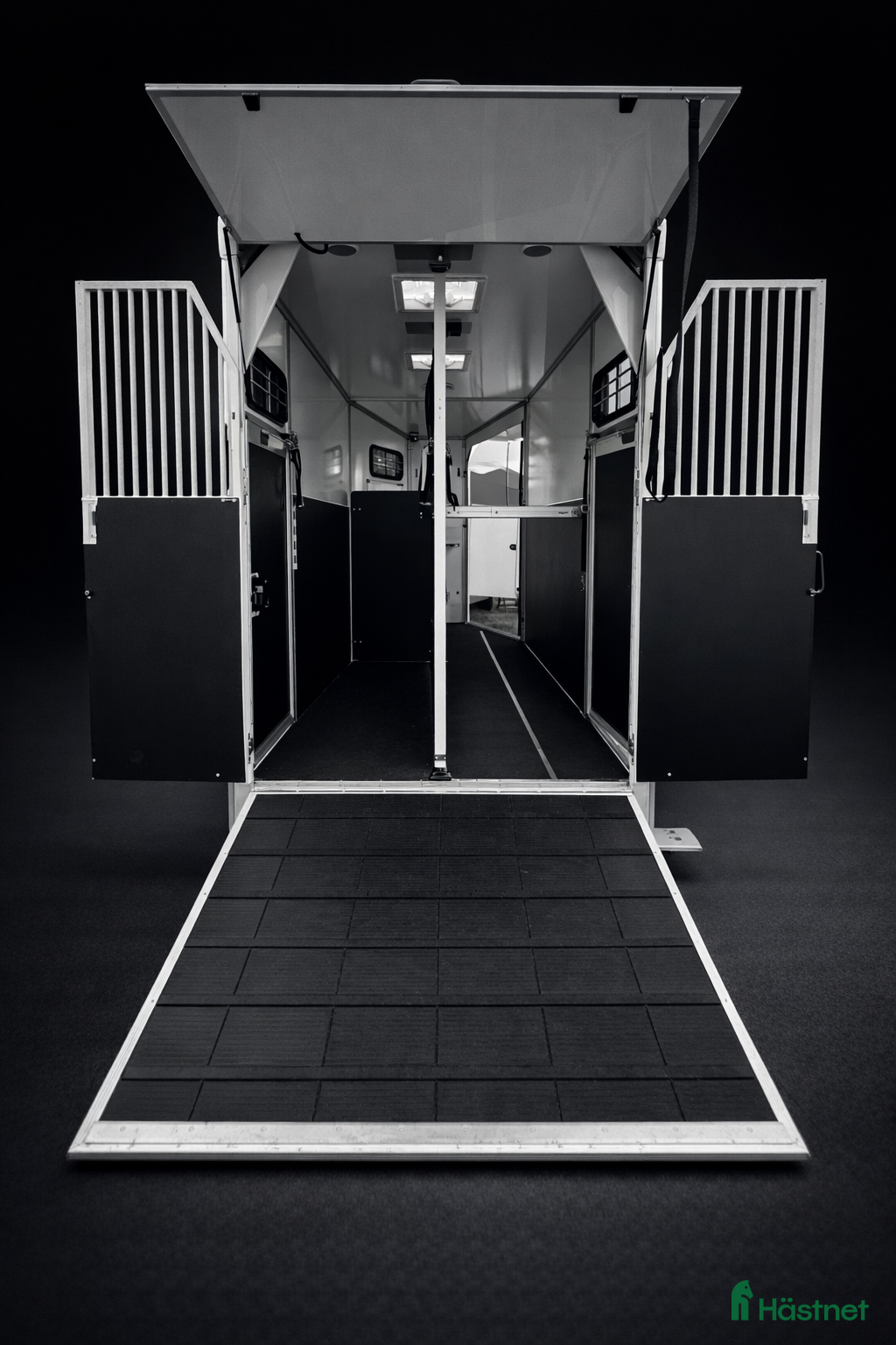 Hästtransporter  fordon & transport till salu: Umesläp B50 Stuteri - Annons 1