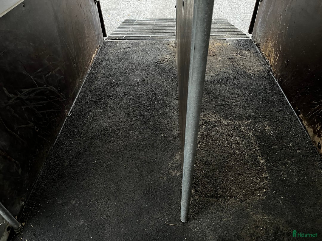 Hästtransporter  fordon & transport till salu: Behändigt släp årsmodell 2002 i Enskede - Annons 9