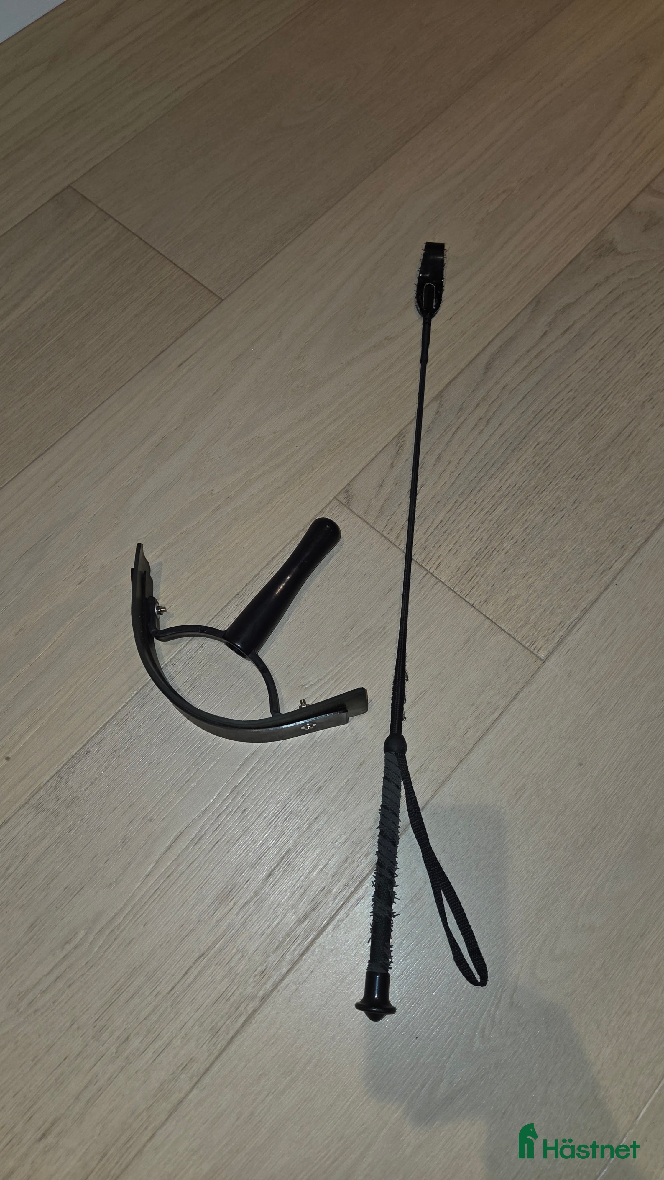 Övrig Ryttarutrustning ryttarutrustning till salu: Ridspö och svettskrapa  i Malmö - Annons 3