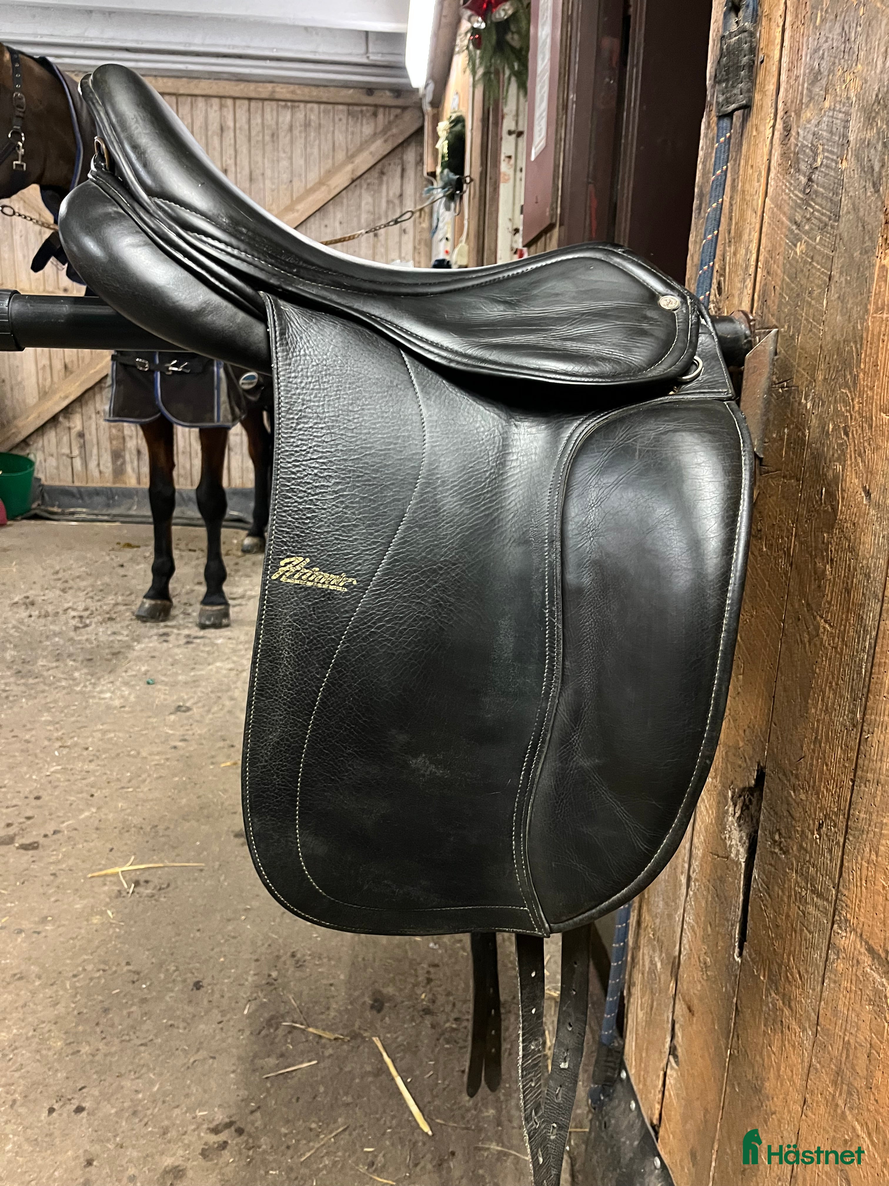 Sadlar hästutrustning till salu: Hrimnir sadel säljes i Veberöd - Annons 11