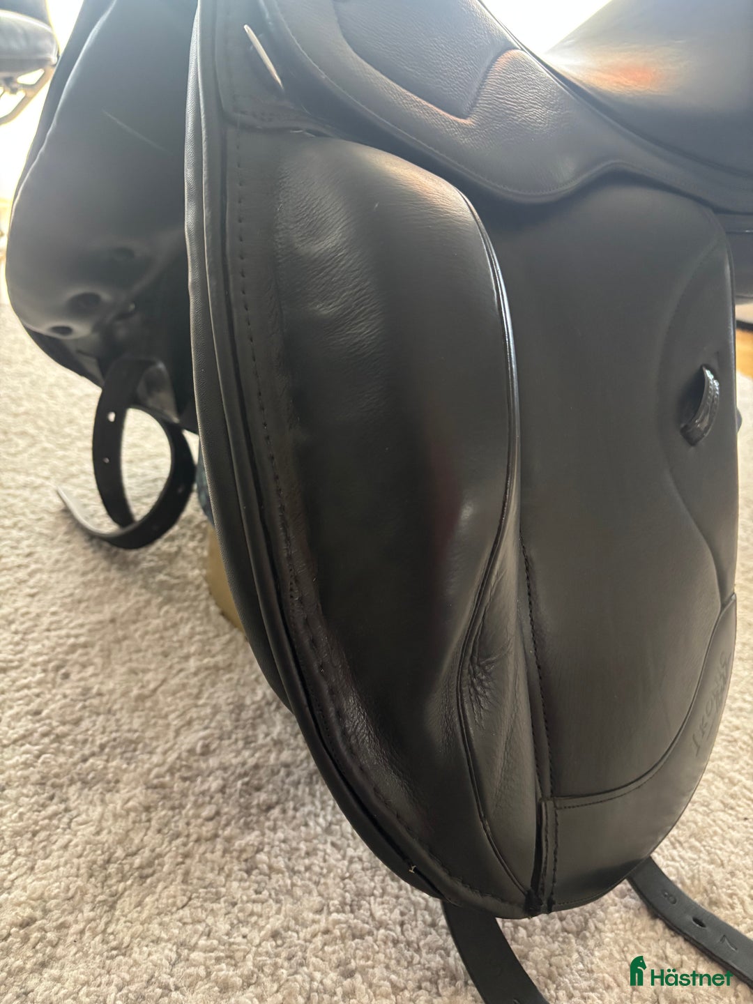 Sadlar hästutrustning till salu: Ikonic light hybrid 16,5” koppjärn i Karlstad - Annons 3