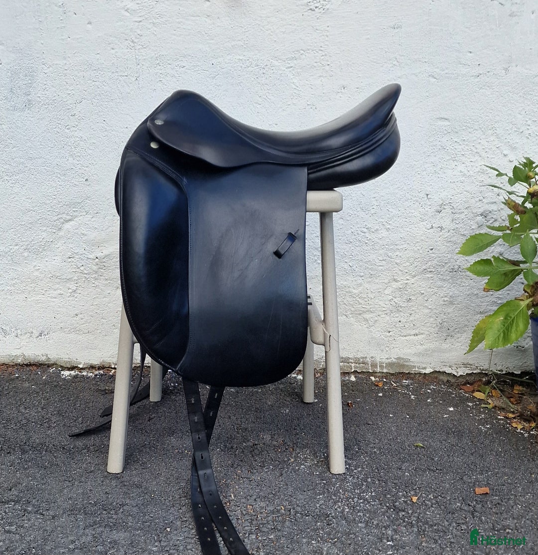 Sadlar hästutrustning till salu: Amerigo CC i Matfors - Annons 1