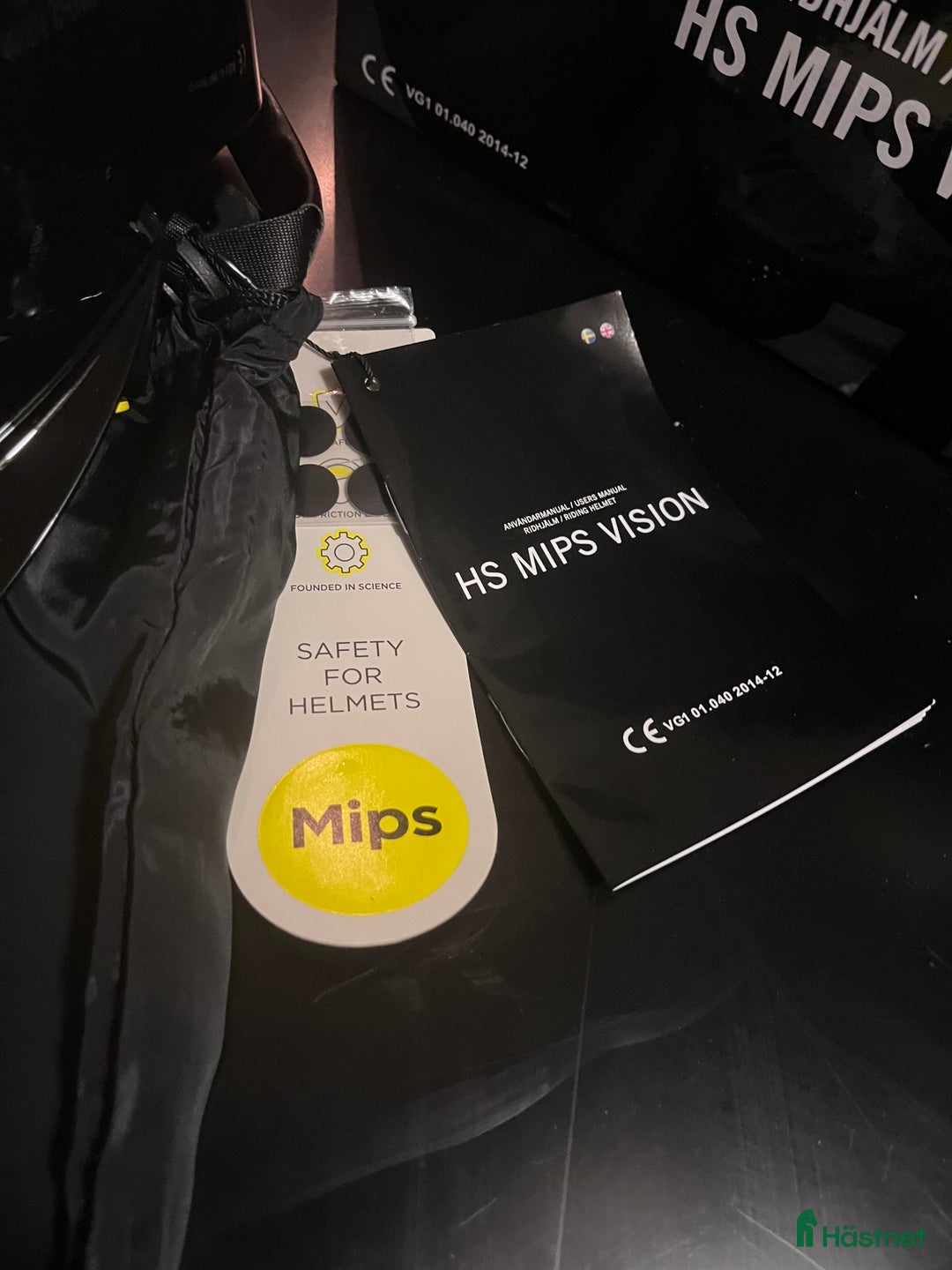 Hjälmar ryttarutrustning till salu: Hansbo golden chrome mips vision  i Asarum - Annons 2