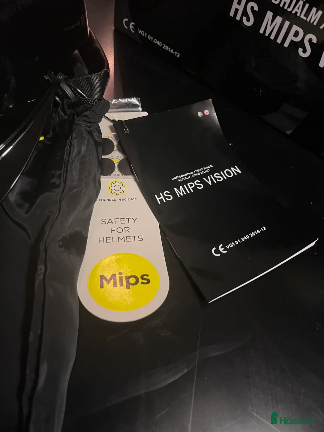 Hjälmar ryttarutrustning till salu: Hansbo golden chrome mips vision  i Asarum - Annons 2