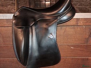 Sadlar hästutrustning till salu: Bates dressyrsadel i Mörbylånga - Annons 14