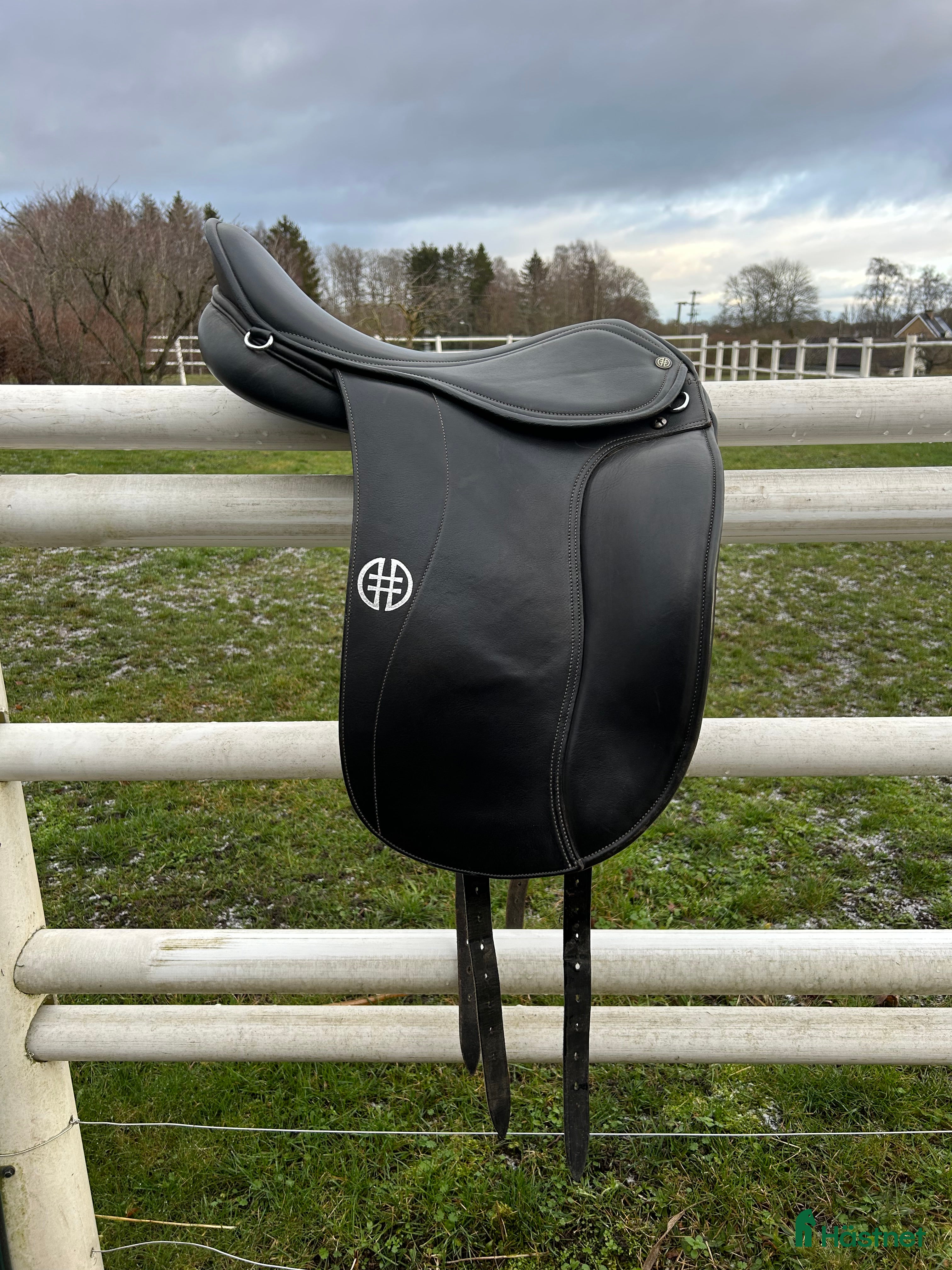 Sadlar hästutrustning till salu: Hrimnir Pro i Kristianstad - Annons 1