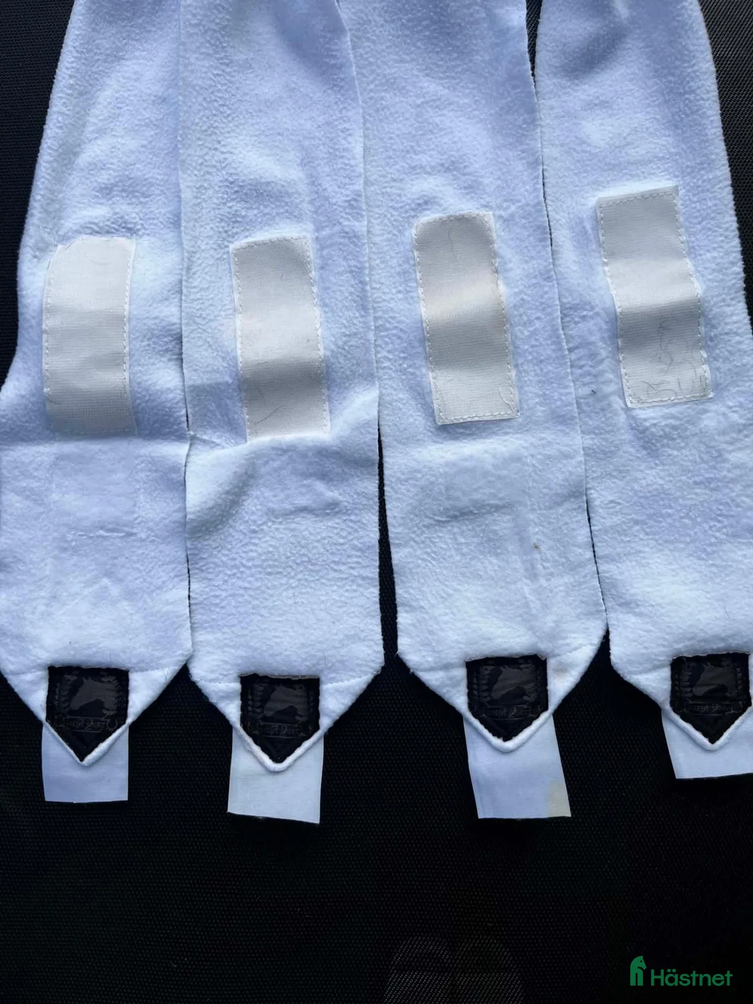 Benskydd hästutrustning till salu: Benlindor Trinity + Hansbo fleece blå + vita - Annons 3