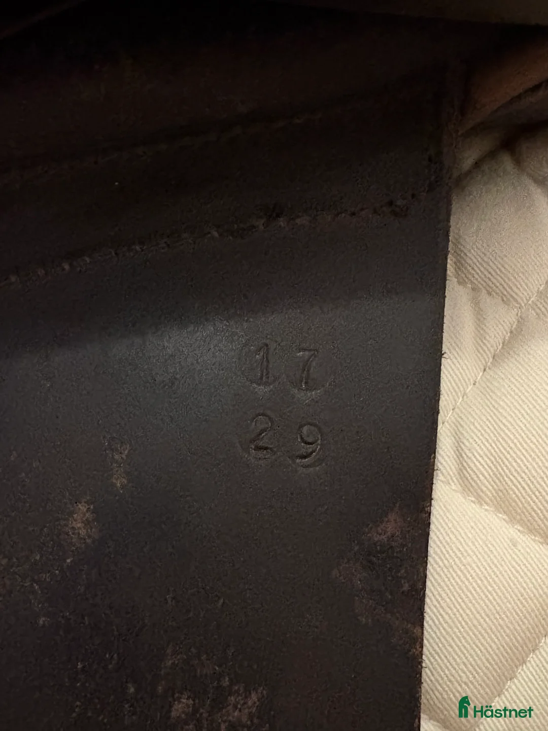 Sadlar hästutrustning till salu: Crown dressyrsadel 17” normal - Annons 3