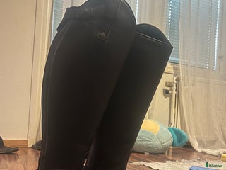 Ridstövlar ryttarutrustning till salu: Ridstövlar x-vida i Västerås - Annons 21