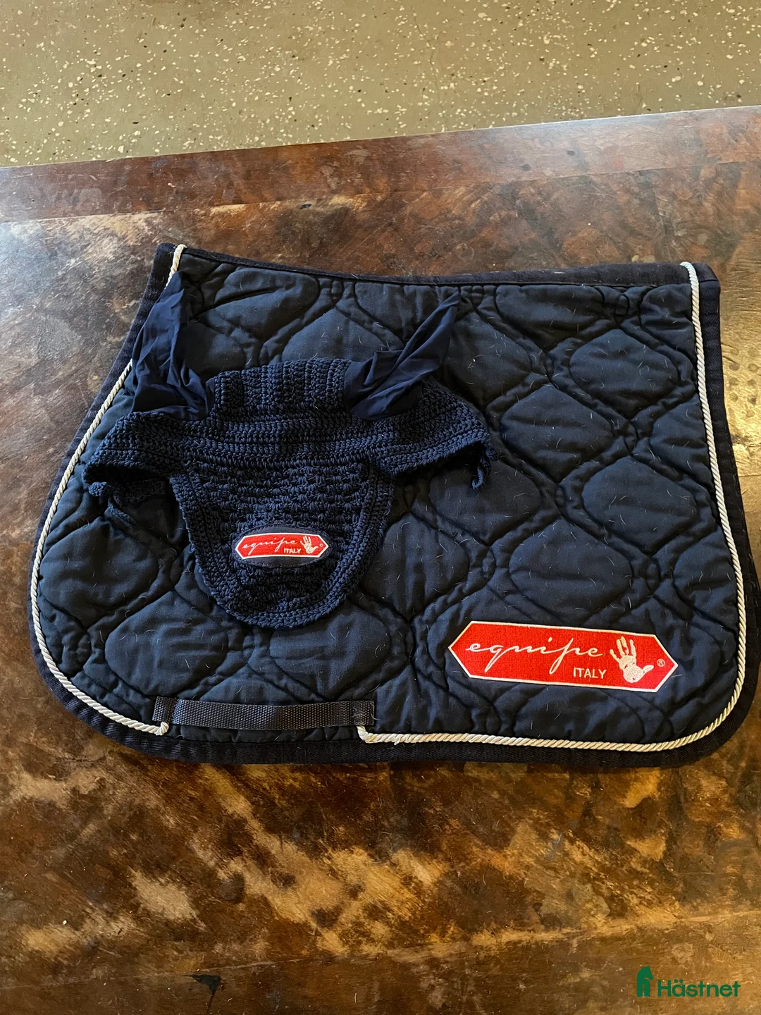 Schabrak & Vojlockar hästutrustning till salu: Schabrak och huvor säljs billigt i Sävedalen - Annons 1