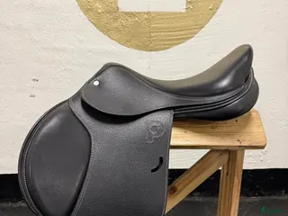 Sadlar hästutrustning REA 70% Pariani Oxer Hopp/flat - Annons 3