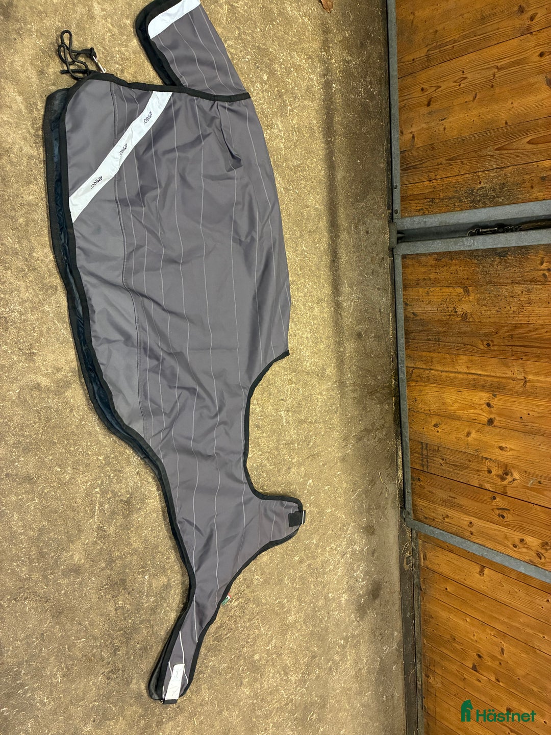 Täcken hästutrustning till salu: Amigo Reflextäcke  i Mölndal - Annons 1