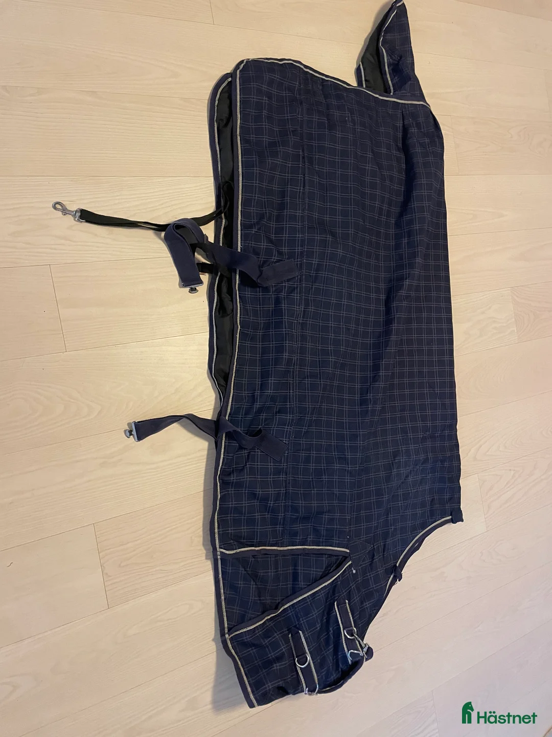 Täcken hästutrustning till salu: Varmt och fint utetäcke!  i Strandbaden - Annons 1
