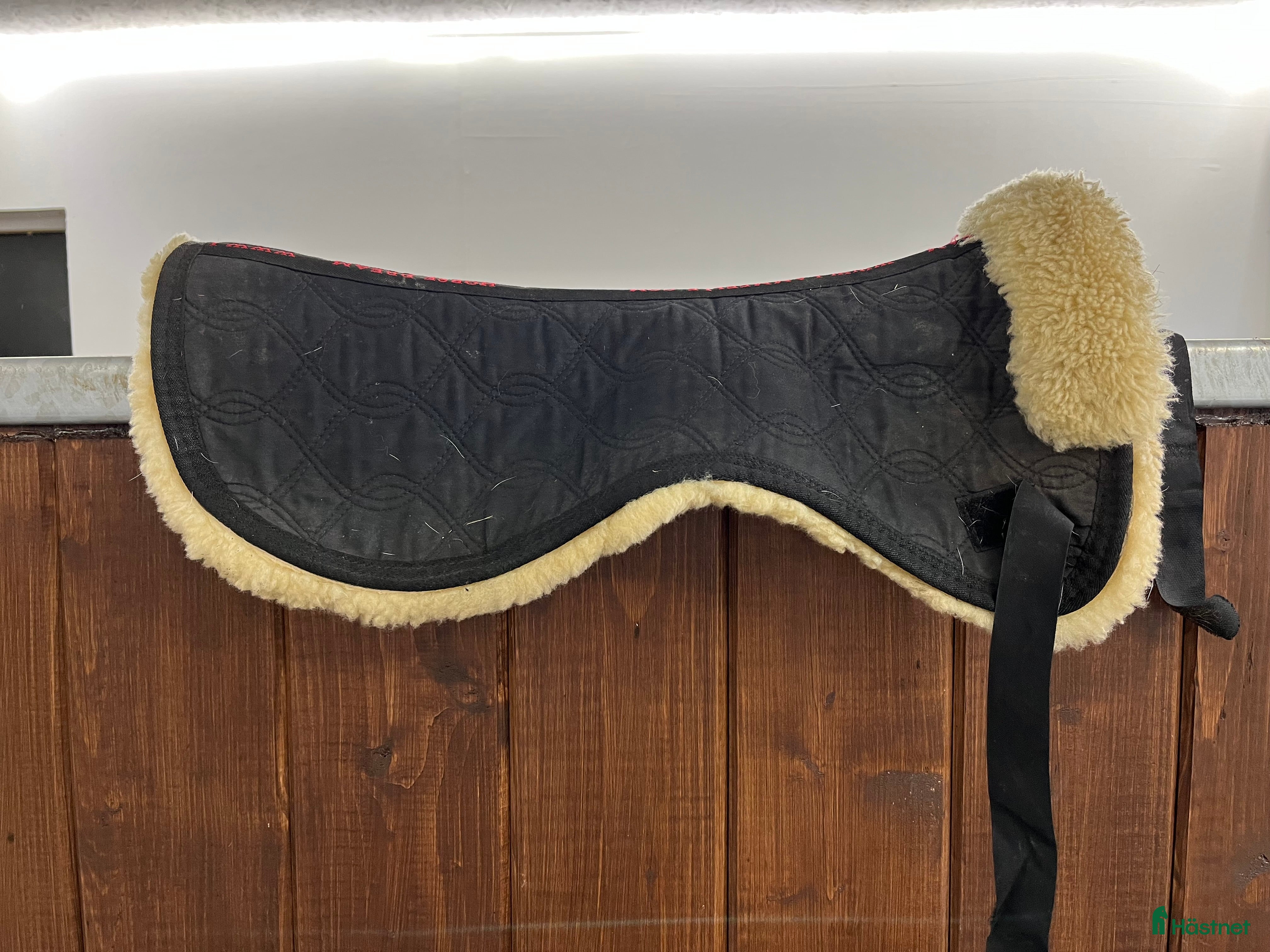 Sadeltillbehör hästutrustning till salu: Christ fårskinns pad i Tystberga - Annons 23