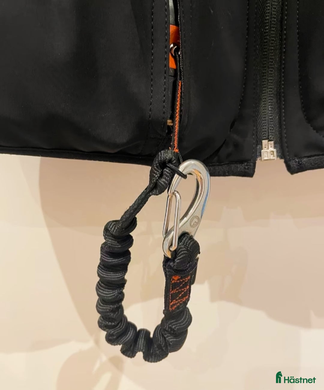 Säkerhetsvästar ryttarutrustning till salu: Freejump Airbagväst XST (XS Slim Fit) i Åmotsbruk - Annons 3