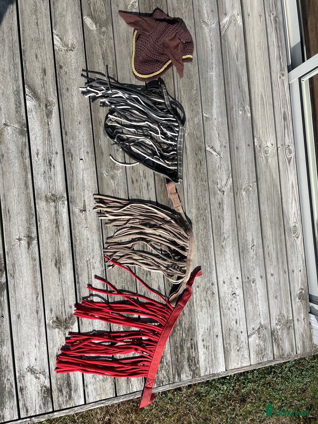 Övrig Hästutrustning hästutrustning till salu: 3flugpannband och en brun huva i Tygelsjö - Annons 1