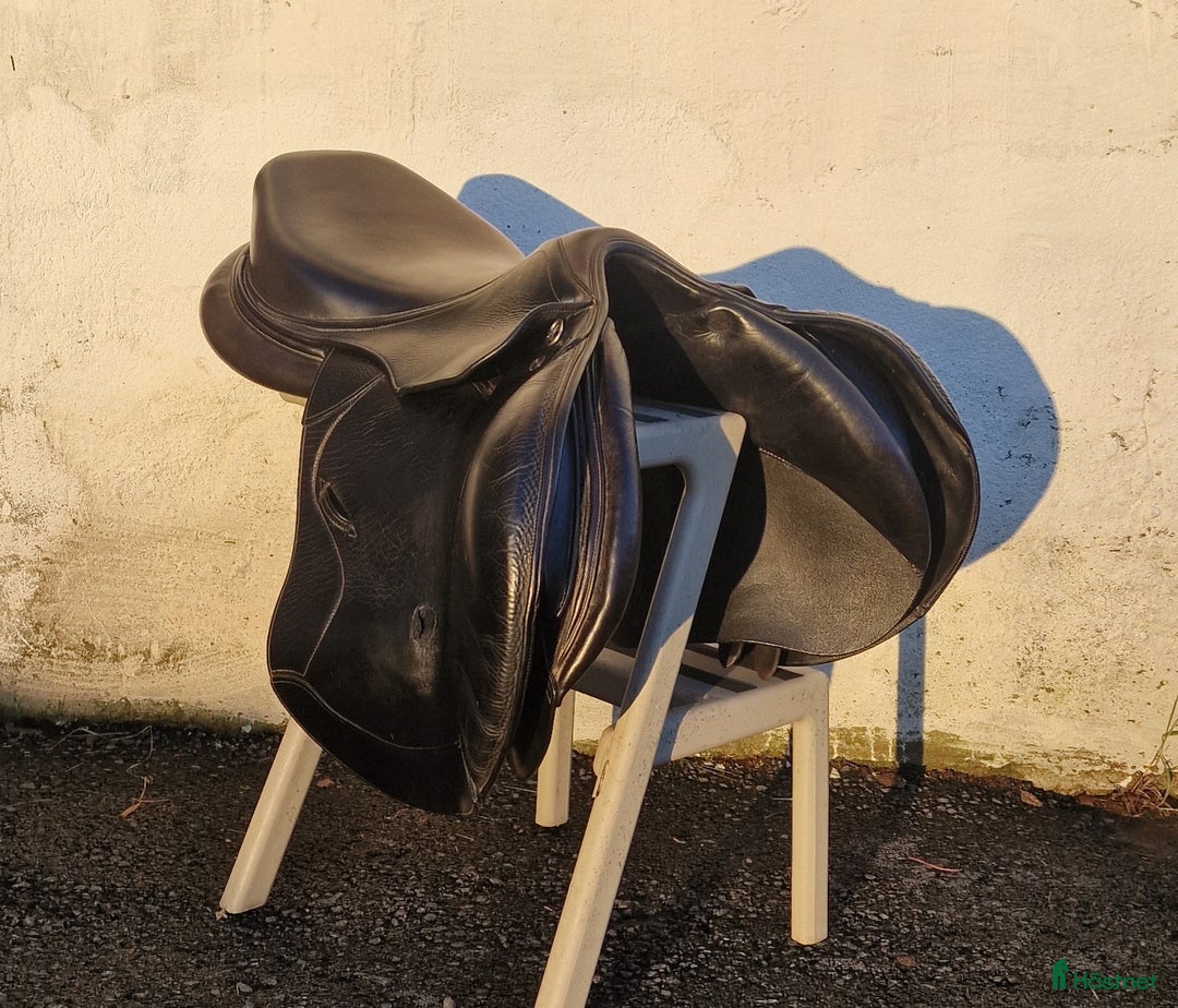 Sadlar hästutrustning till salu: Lippo Allegria i Matfors - Annons 4