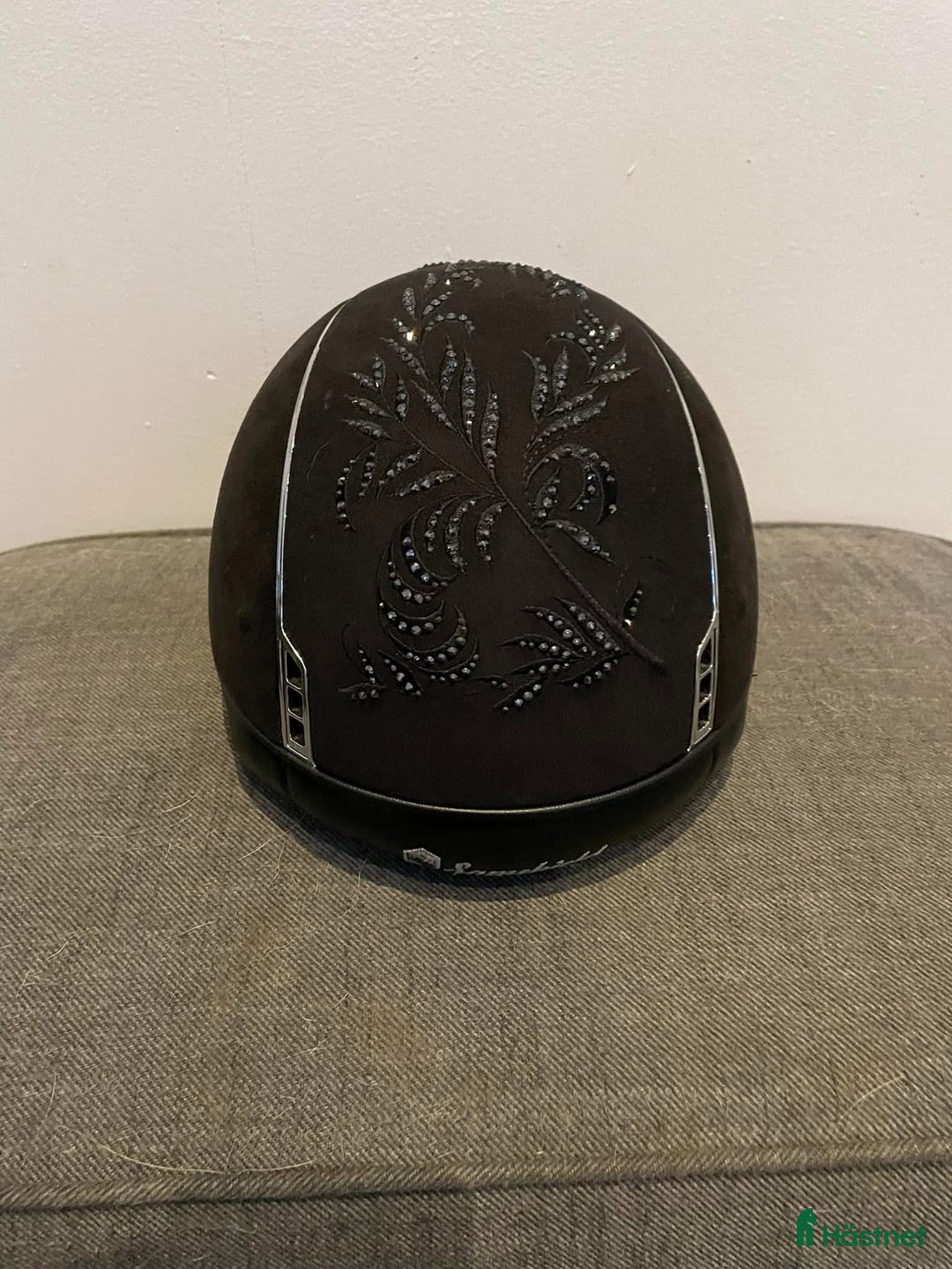 Hjälmar ryttarutrustning till salu: Samshield alcantara swarowski i Brösarp - Annons 3