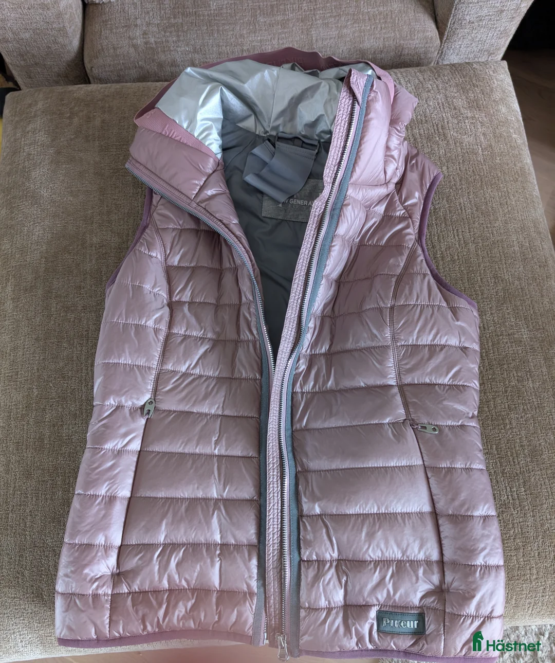 Jackor & Kavajer ryttarutrustning till salu: Pikeurväst i Nyköping - Annons 2