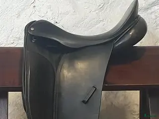 Sadlar hästutrustning County competitor 16.5 tum i Åstorp - Annons 3