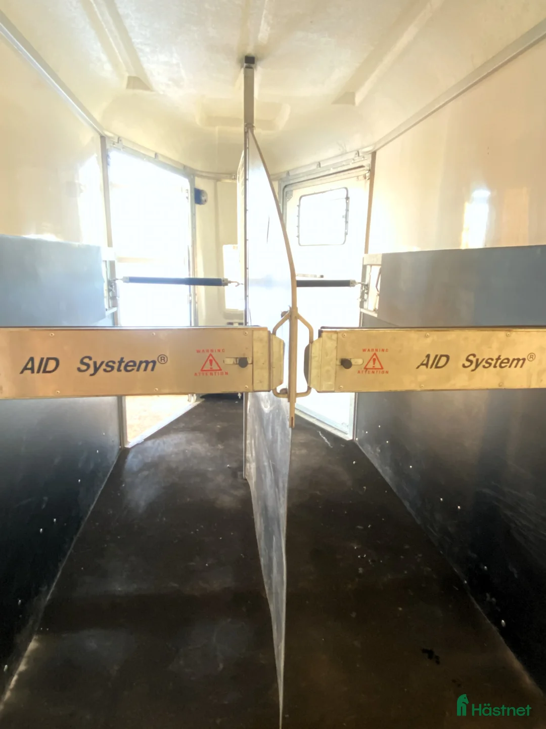 Hästtransporter  fordon & transport till salu: Stor Fautras med AidSystem i Kvicksund - Annons 6