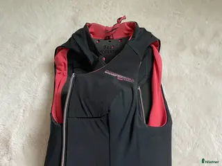 Säkerhetsvästar ryttarutrustning till salu: komperdell cross protection ryggskydd i Göteborg - Annons 1