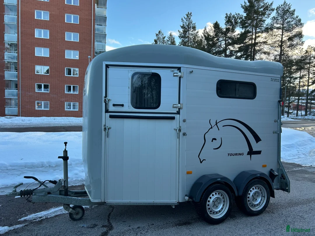 Hästtransporter  fordon & transport till salu: Cheval Liberte Touring Country hästtransport  - Annons 1