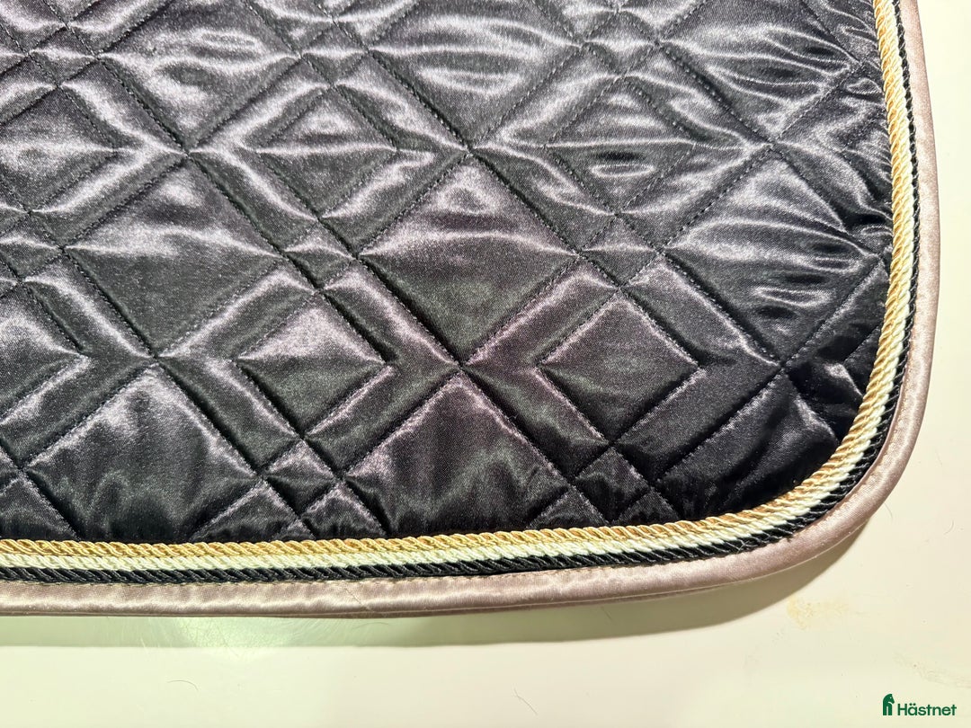 Schabrak & Vojlockar hästutrustning till salu: Massa schabrak i Linköping - Annons 4