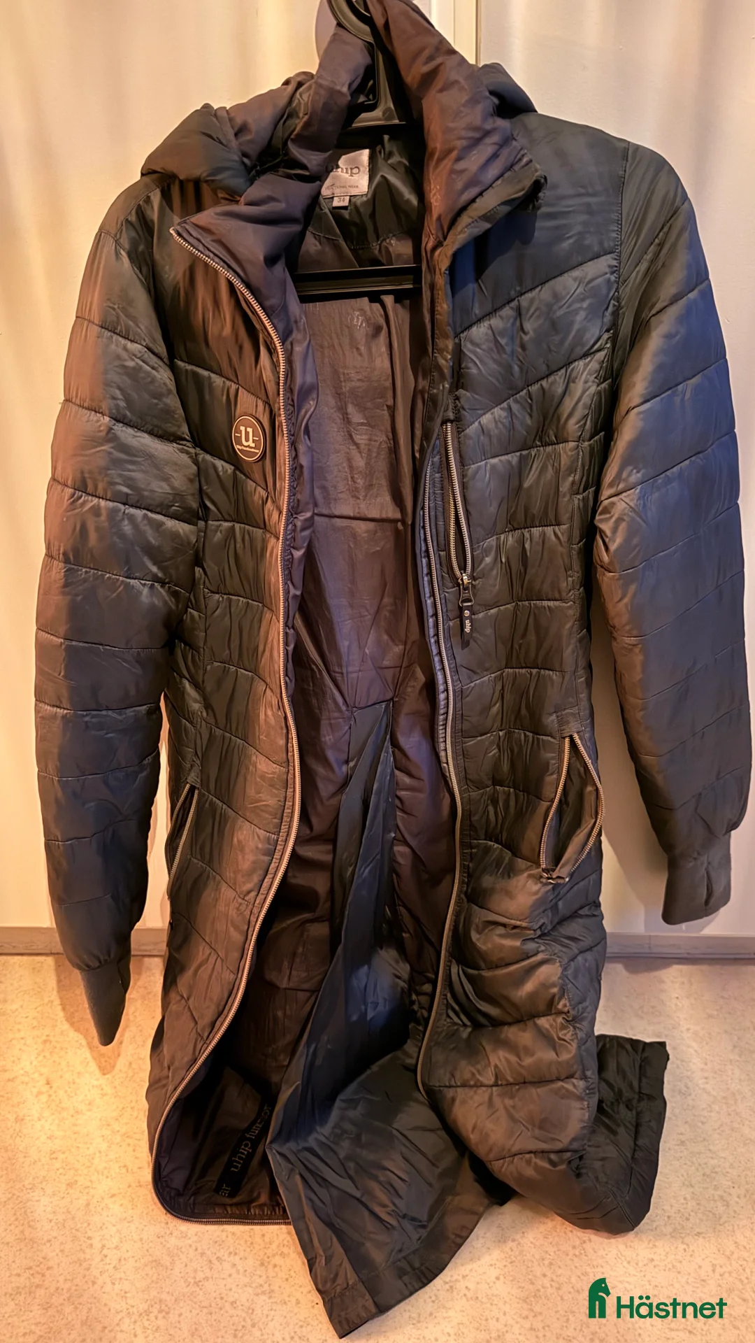 Jackor & Kavajer ryttarutrustning till salu: Uhip lång kappa  - Annons 1