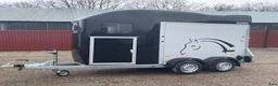 Hästtransporter  fordon & transport till salu: Gold One med sadelkammare - Annons 6