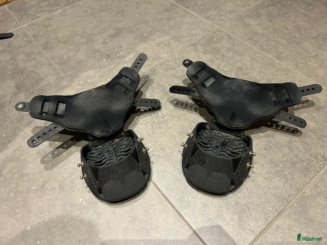 Övrig Hästutrustning hästutrustning till salu: Flex hoof boots 100 broddade - Annons 1