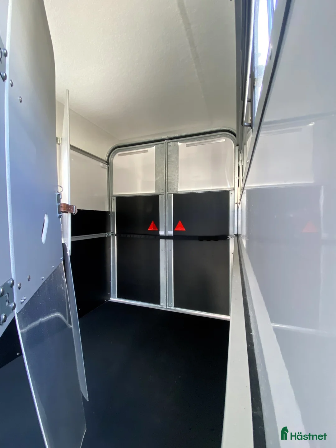 Hästtransporter  fordon & transport till salu: Diagonallastad Fautras Oblic+2 för 2 hästar i Kvicksund - Annons 19