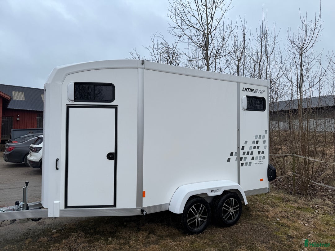 Hästtransporter  fordon & transport till salu: Ume B50 - nyskick i Stenkullen - Annons 4