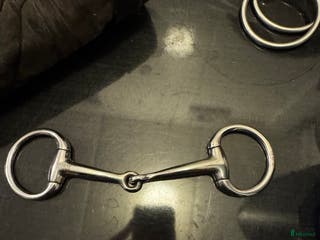 Bett hästutrustning till salu: Två delat bett i Kimstad - Annons 22