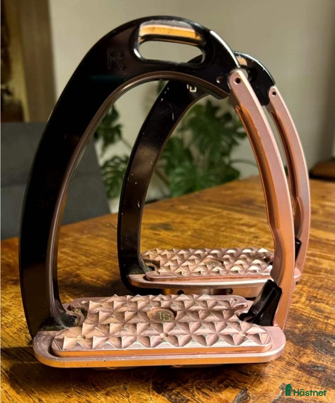 Stigbyglar hästutrustning till salu: Tech Stirrups i Grängesberg - Annons 2