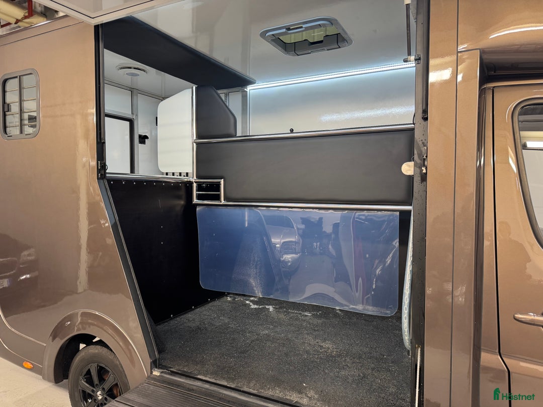 Hästlastbilar  fordon & transport till salu: Nybyggd Hästlastbil på Mercedes Sprinter 316 CDi i Partille - Annons 5