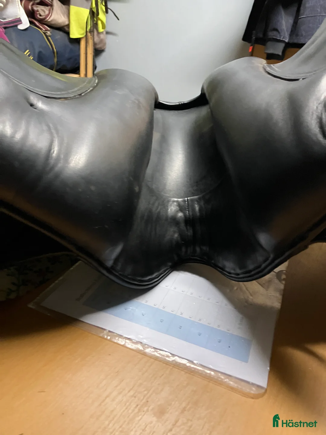 Sadlar hästutrustning till salu: Svart PFIFF Amaretto dressyrsadel 17' i Vintrosa - Annons 12