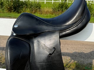 Sadlar hästutrustning till salu: Jaguar dressyrsadel XKC Deep Seat i Båstad - Annons 20
