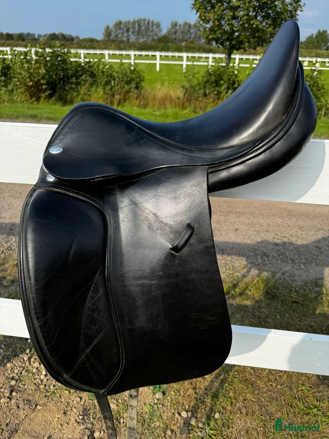 Sadlar hästutrustning till salu: Jaguar dressyrsadel XKC Deep Seat i Båstad - Annons 1