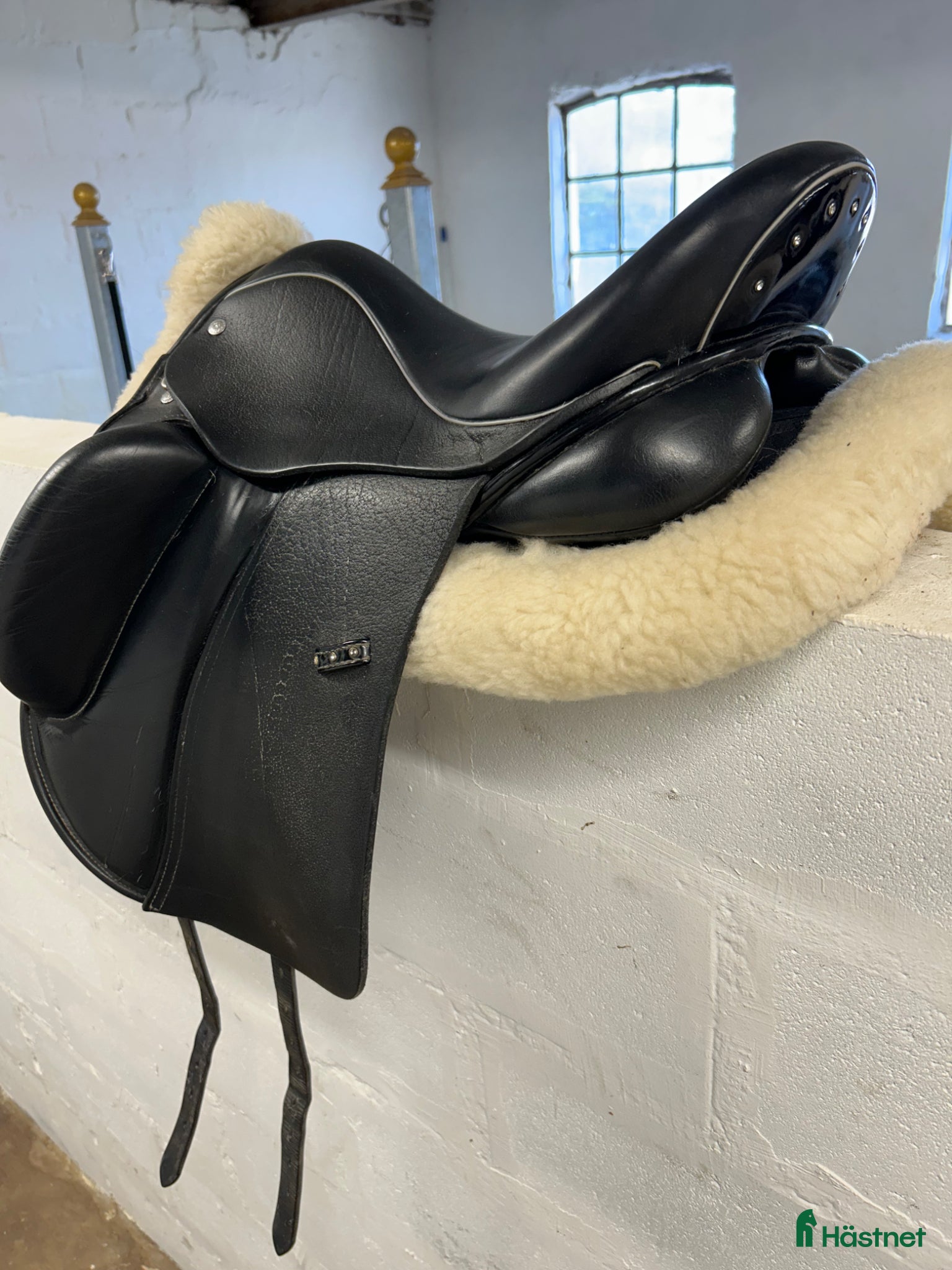 Sadlar hästutrustning Ponnysadel med lack och bling - Annons 1