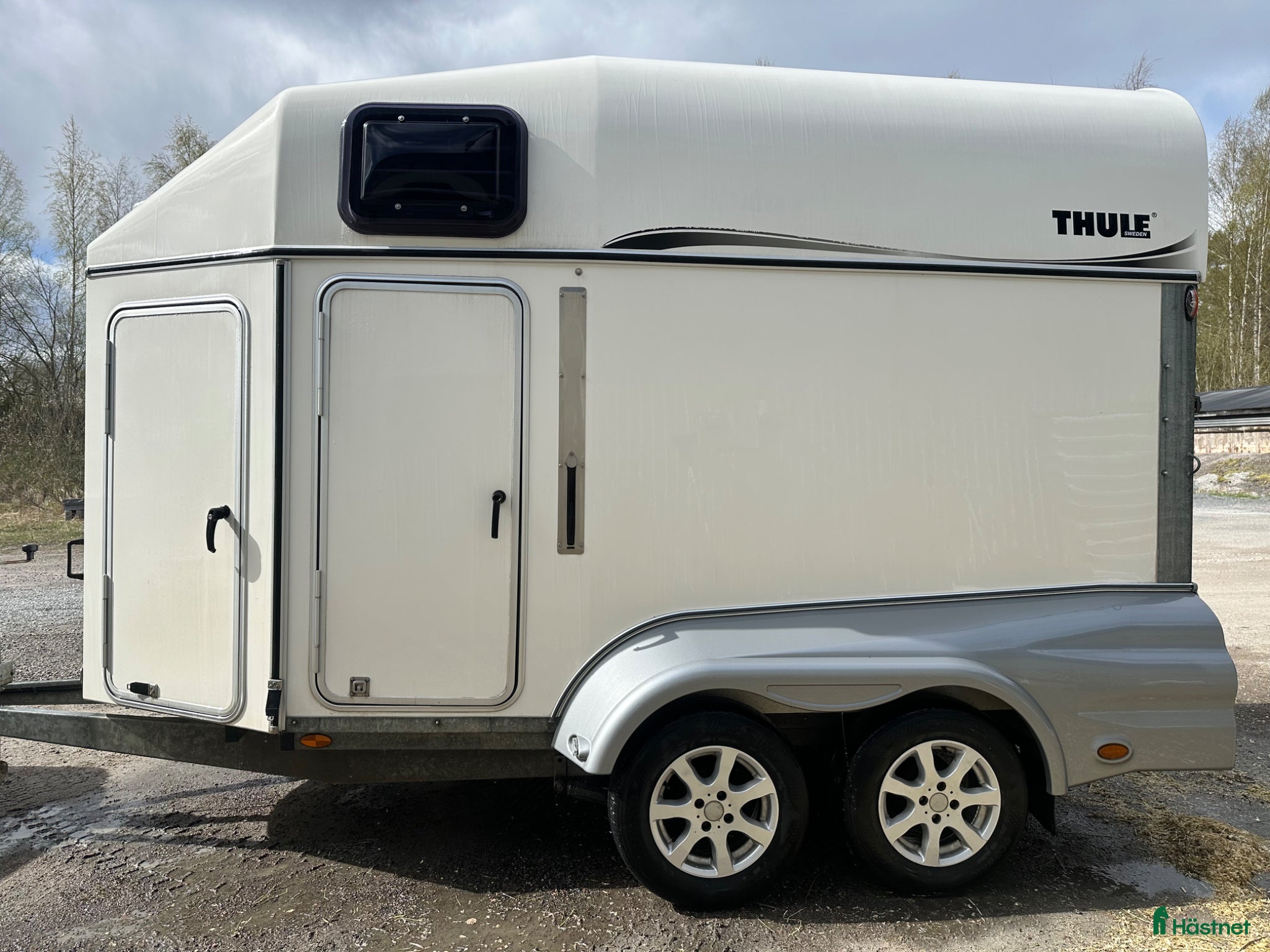 Hästtransporter  fordon & transport till salu: Thule Excellent Grand Prix  - Annons 1