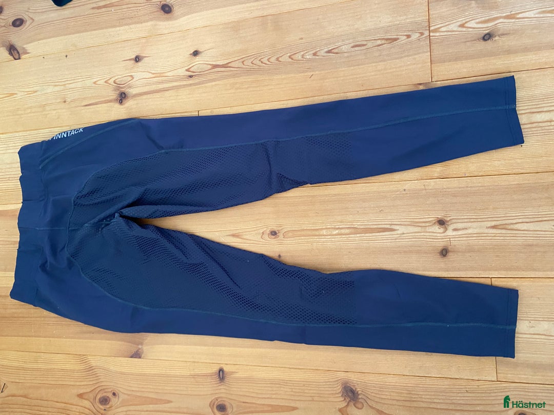 Ridbyxor ryttarutrustning till salu: 2 st Finntack ridtights i Brålanda - Annons 3