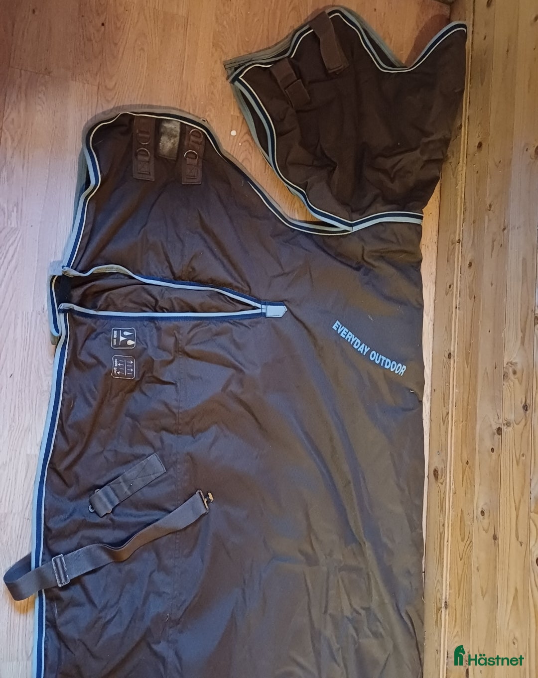 Täcken hästutrustning till salu: Vintertäcke 300g i Sävsjö - Annons 2