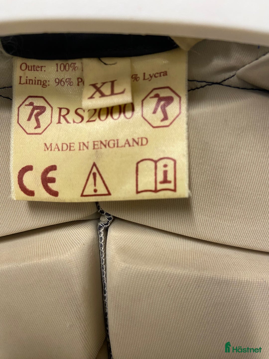 Säkerhetsvästar ryttarutrustning till salu: 2 ridvästar till salu i Tibro - Annons 2